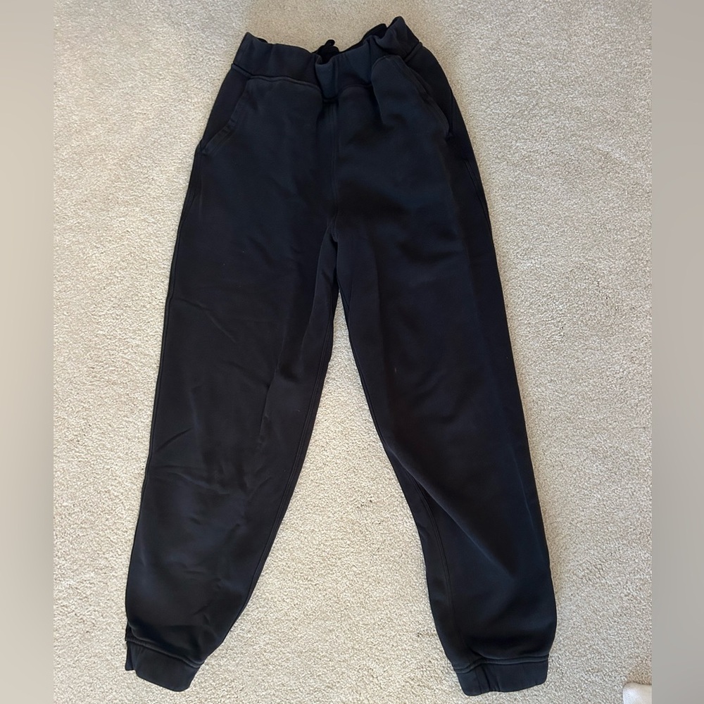 Lululemon black joggers